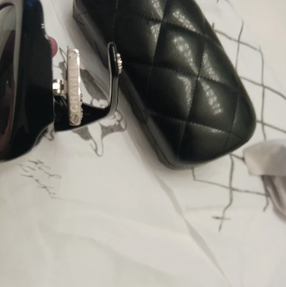 Authentic Chanel crystal sunglasses. - Picture 14 of 16
